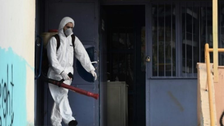 Grecia cierra escuelas y universidades para detener la propagación del coronavirus