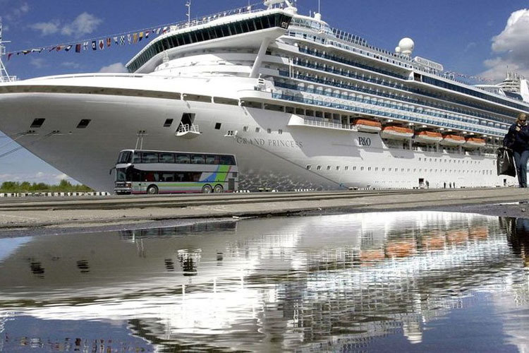 Confirman que 21 pasajeros de crucero varado en California tienen coronavirus