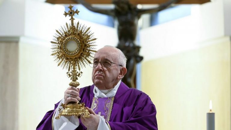 Papa Francisco adelanta  bendición Urbi et Orbi en medio de la pandemia