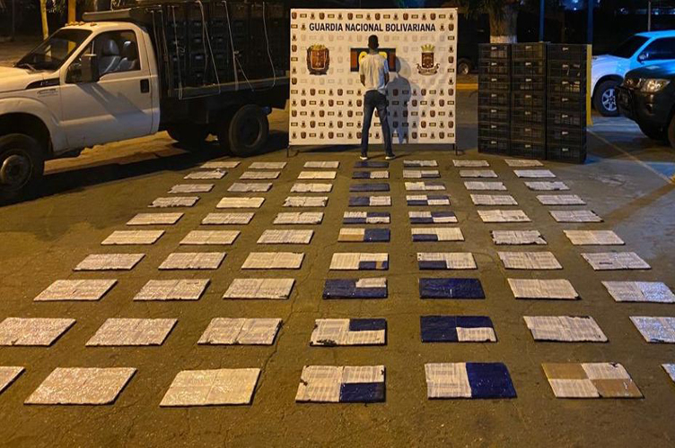 Carabobo: GN incautó 280 panelas de supuesta droga en camión doble fondo