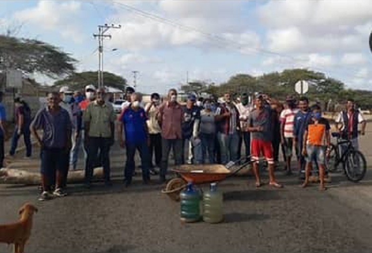 En Jadacaquiva levantan cuarentena para protestar por agua