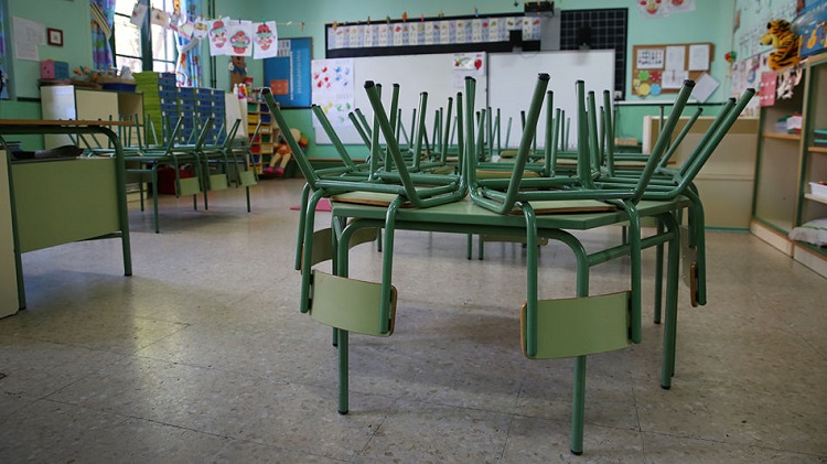 Gobierno de Australia exhorta a los colegios a reabrir para que los padres vuelvan a trabajar