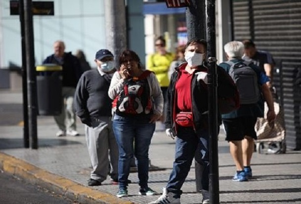 Argentina prolonga la cuarentena hasta el 10 de mayo, pero la suaviza