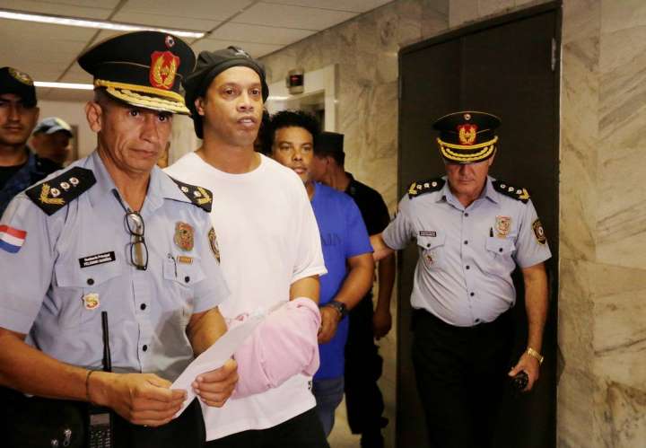Juez concede arresto domiciliario a  Ronaldinho