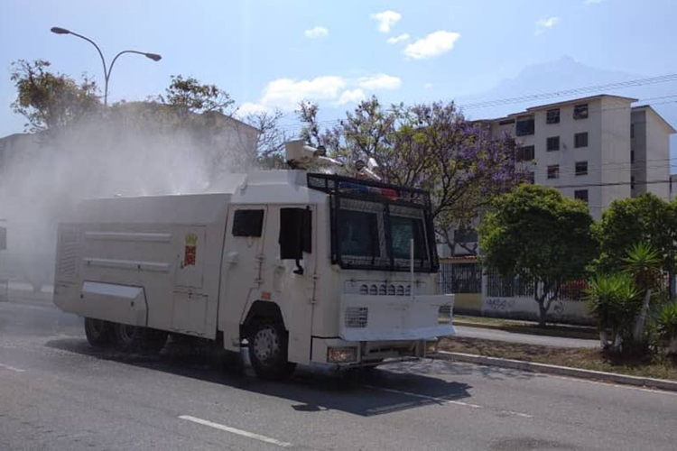 GNB continúa con labores de desinfección en Mérida