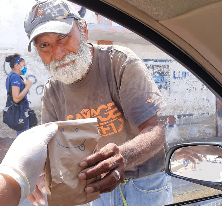 El Toro express regala sonrisas en tiempos de crisis en Punto Fijo