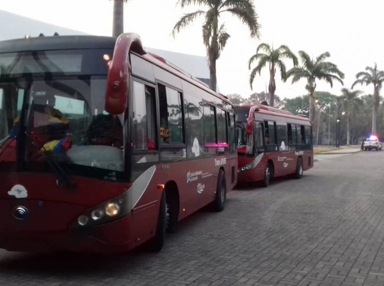 Carabobo: Llegaron dos buses de repatriados a la Villa Olímpica