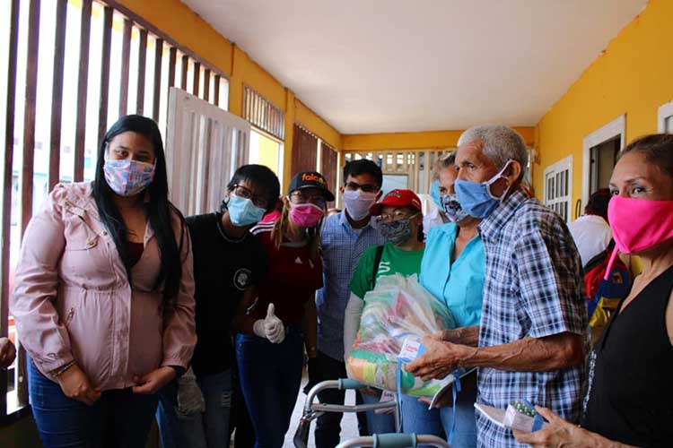 Seis consejos comunales del sector Blanquita de Pérez recibieron más de 1.300 bolsas Clap por Concecarirubana