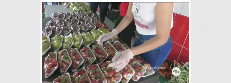 El Covid19 obliga a trabajadoras sexuales en Colombia a vender frutas y verduras 