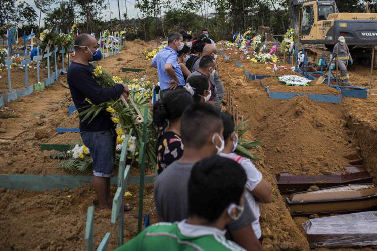 Brasil supera por primera vez los 3.000 muertos por covid-19 en un solo día