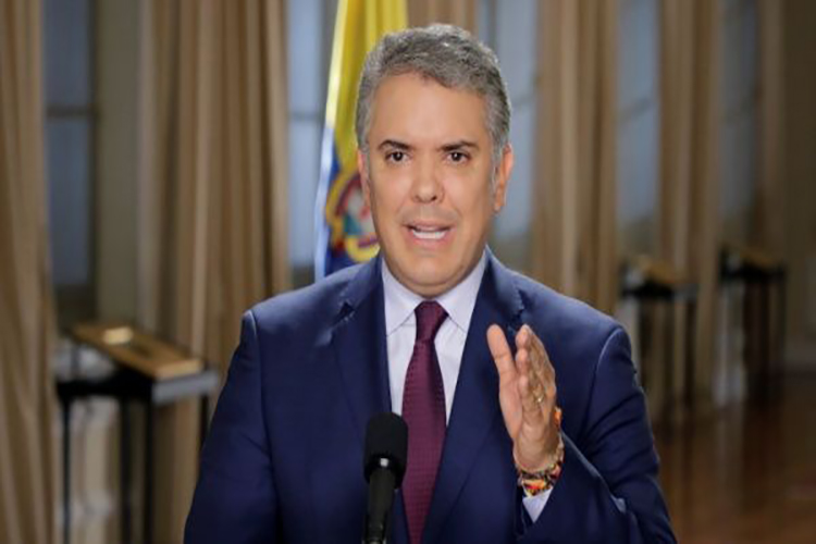 Duque insiste en reformas a la justicia colombiana tras la detención de Uribe