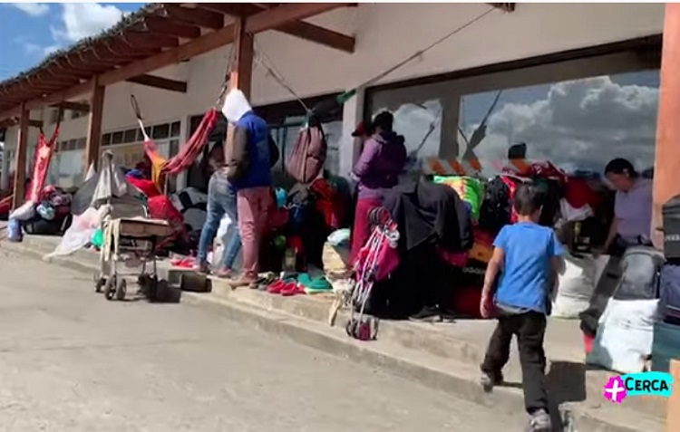 En Colombia: 160 venezolanos que intentan regresar al país duermen en un campamento improvisado