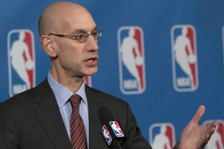 NBA retrasa plan de reabrir instalaciones de entrenamiento