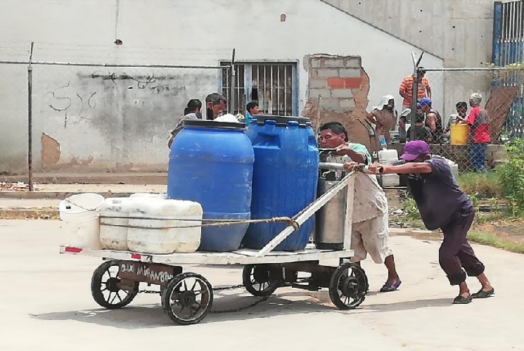 Zulianos rompen la cuarentena por falta de agua