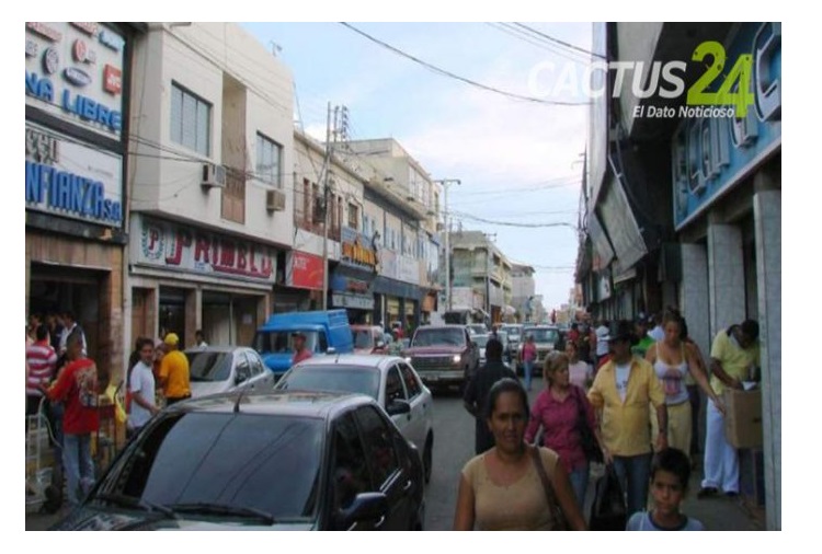 Trabajadores de comercios esenciales laboran de dos a tres veces por semana