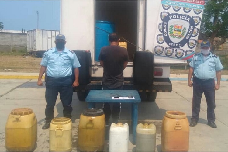 En Boca de Aroa: Detenido por la policía con 11 bidones llenos de gasoil