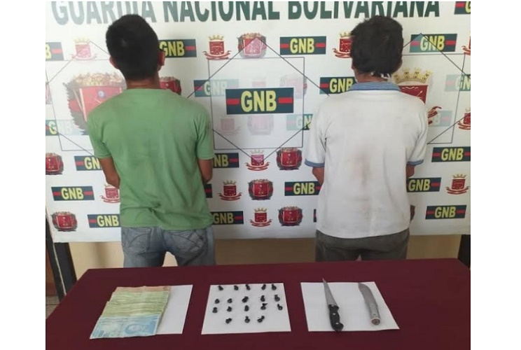 GNB atrapa dos microtraficantes de marihuana en El Vigía