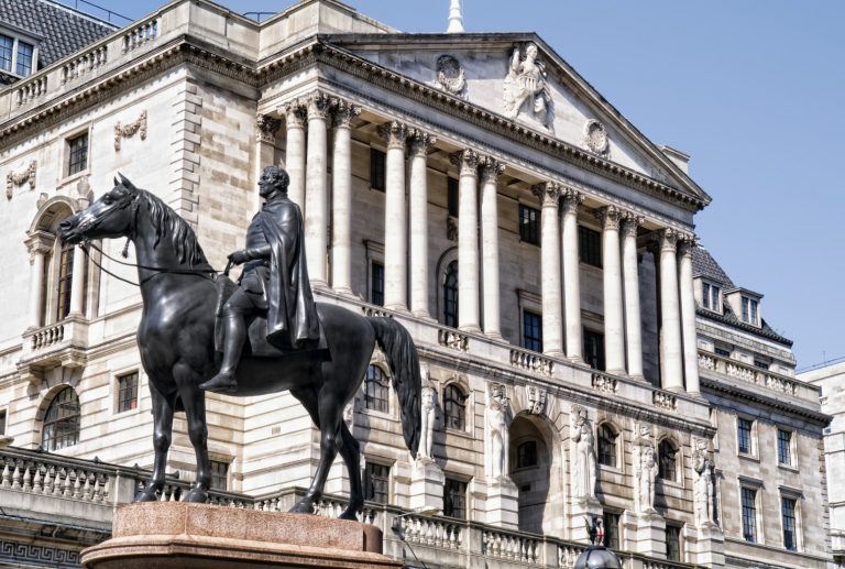 El Banco de Inglaterra prevé la peor contracción económica en 300 años