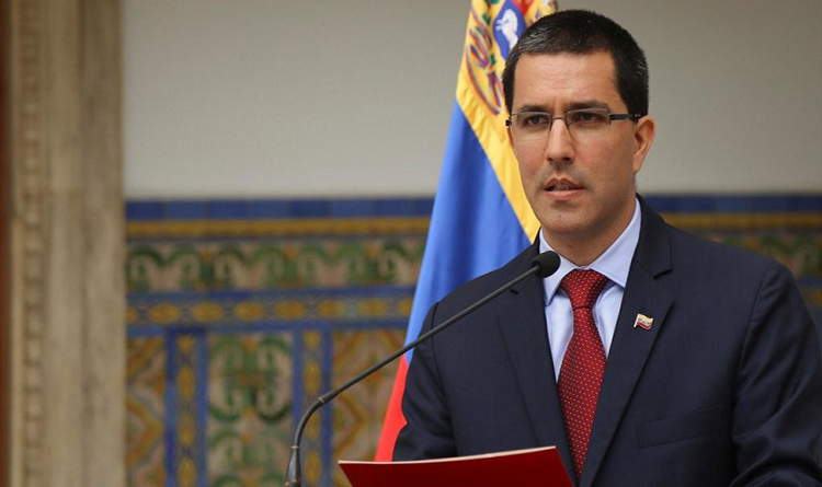 Arreaza no descarta que en lanchas de la Armada colombiana hayan entrado hombres armados al país