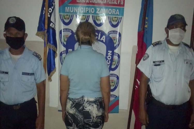 Polifalcón detiene a mujer señalada de causar quemaduras a joven en Puerto Cumarebo