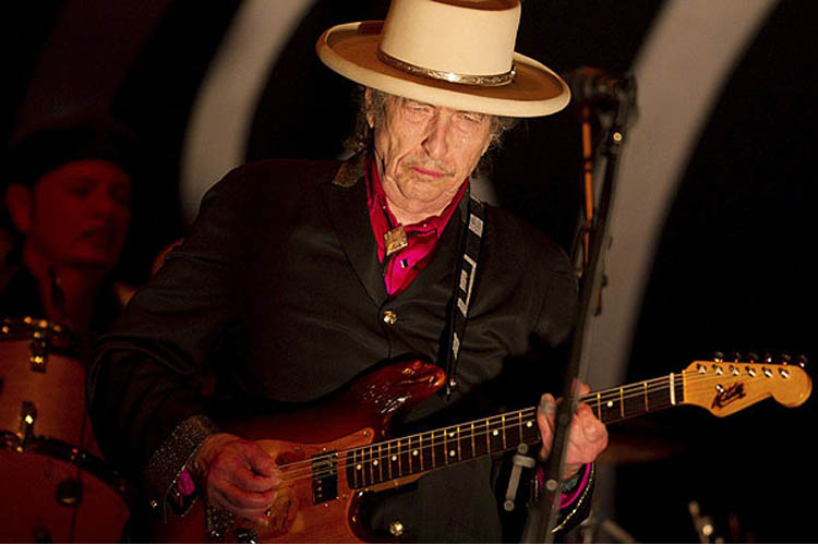 Bob Dylan anuncia el lanzamiento en junio de su primer disco con temas inéditos desde 2012