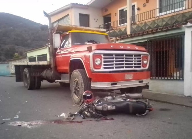 Choque entre moto y un camión dejó un herido en el estado Trujillo