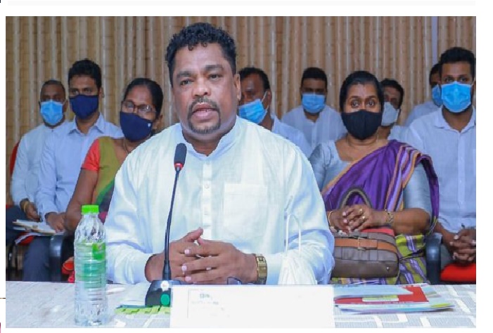 Ministro de Sri Lanka terminó hospitalizado al tomar supuesta poción milagrosa contra la COVID-19