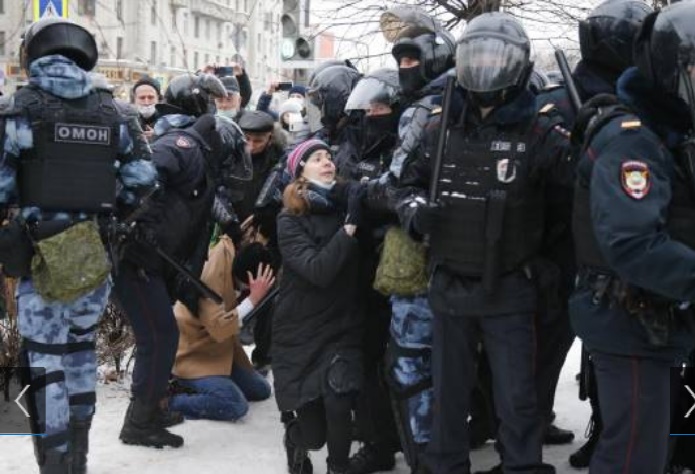 Más de 1.600 detenidos en Rusia en protestas por Navalny