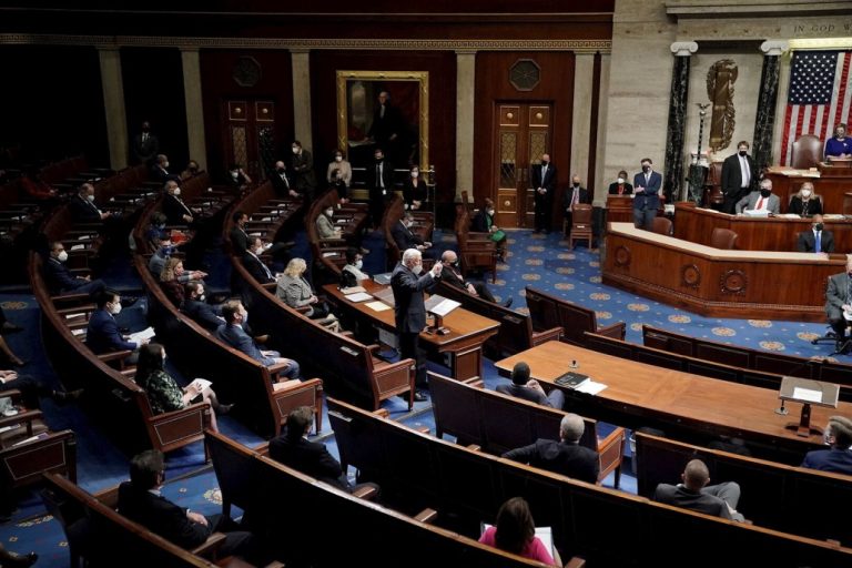 Congresistas demócratas de EEUU piden a Biden levantar las sanciones contra Venezuela