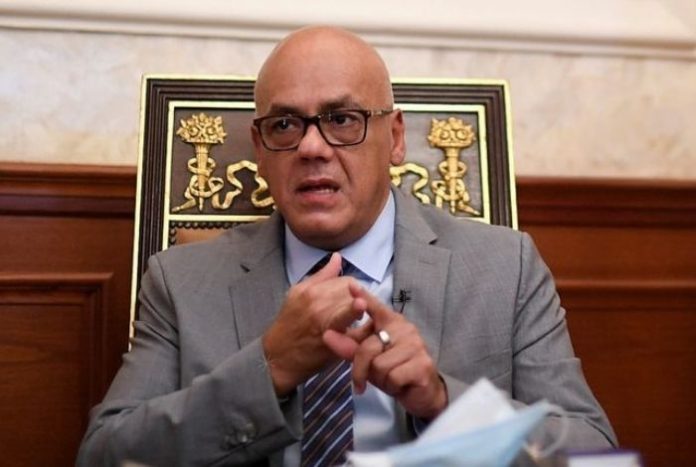 Rodríguez pide investigar destino de los recursos entregados a Guaidó