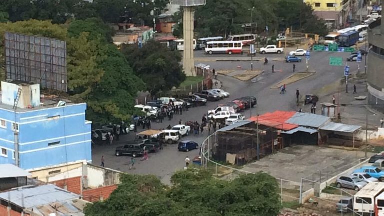 Tiroteo entre las Faes y bandas de La Vega mantiene en vilo a la comunidad (+Videos)