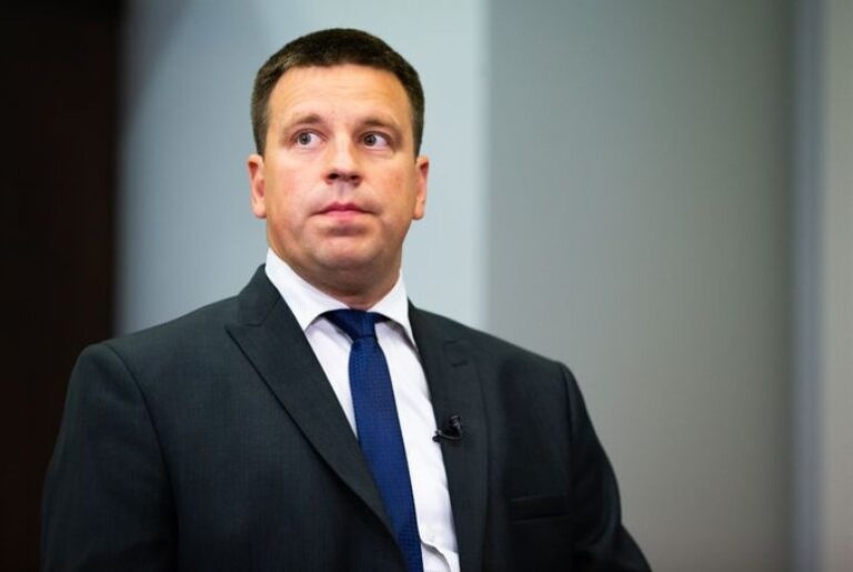 Dimite el primer ministro estonio por un caso de corrupción en su partido