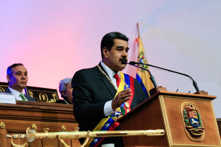Maduro plantea la economía digital: abrir cuentas en dólares y pagar en bolívares