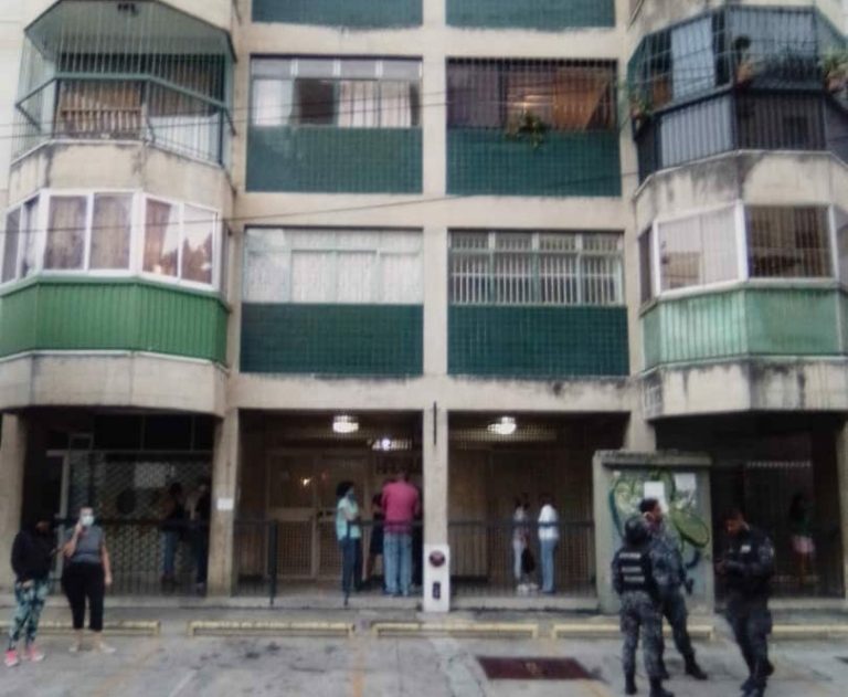 Colectivos forzaron cerraduras e invadieron apartamentos en La Campiña
