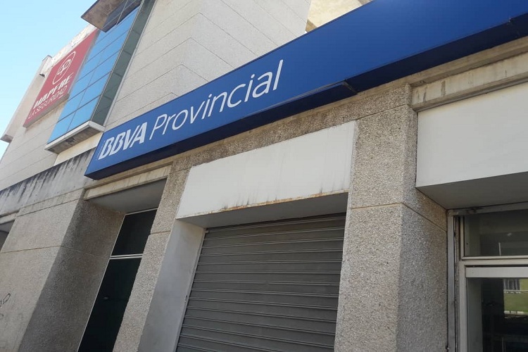 Bancos de Punto Fijo no abrieron en “horario especial” esta semana radical