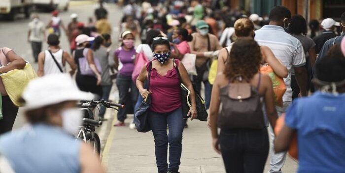 Venezuela no está lista para un confinamiento total, según expertos