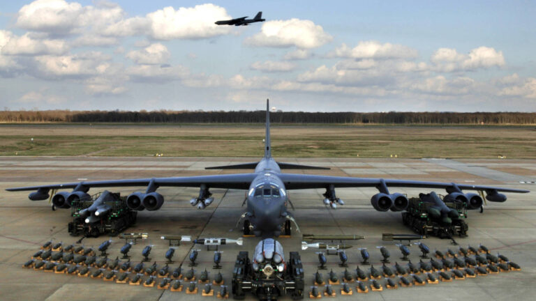 Bombardero estadounidense B-52 sobrevoló zonas del Medio Oriente