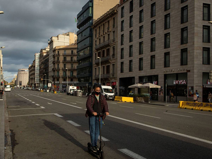 Madrid ejecutará toque de queda por repunte de la pandemia 