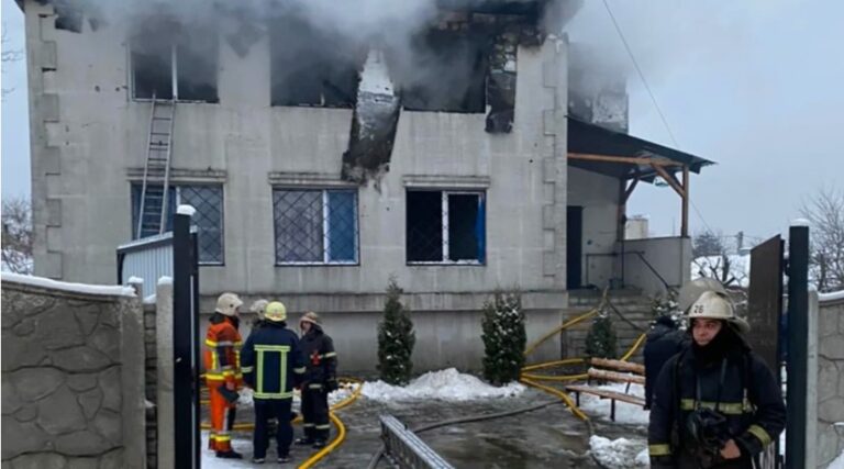 Al menos 15 muertos deja incendio en un hogar de ancianos en Ucrania