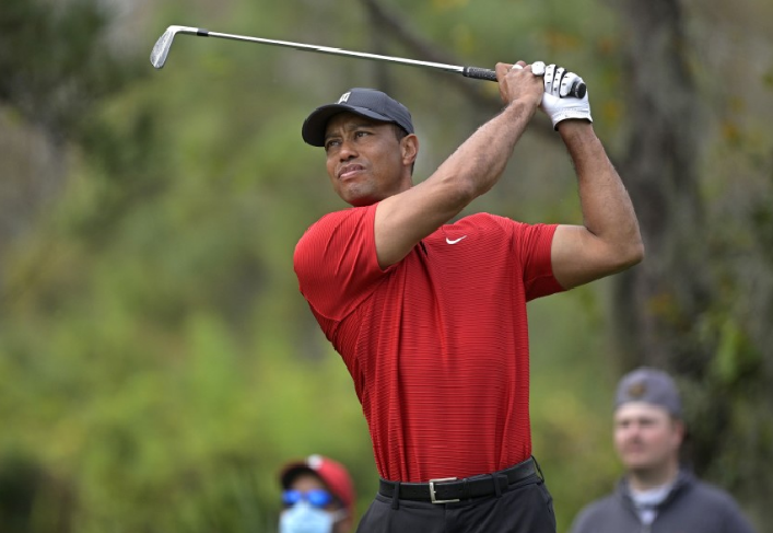 Tiger Woods sufrió un fuerte accidente de transito