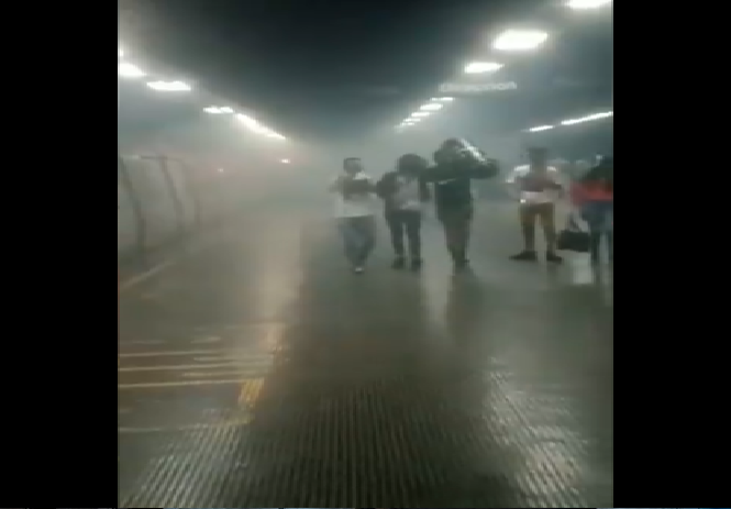 Incendio en un vagón del Metro de Caracas generó pánico  y una persona herida