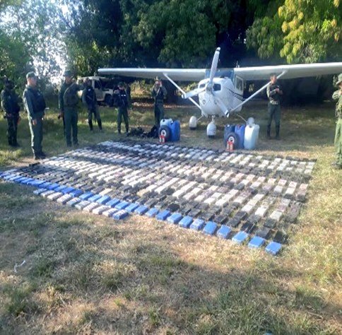 Hallan 537 kilos de cocaína dentro de dos avionetas en Apure