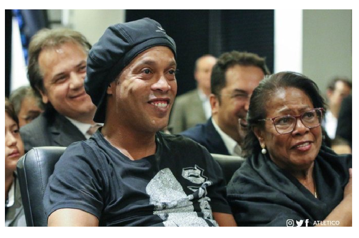 Muere la madre de Ronaldinho tras contraer coronavirus