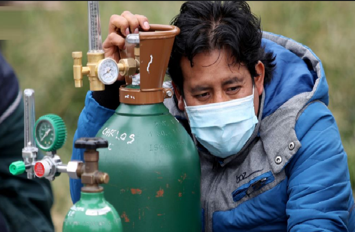 Hospitales peruanos en alerta máxima por falta de oxígeno
