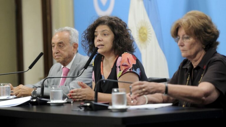 Nueva ministra de Salud argentina niega existencia de «vacunación VIP»