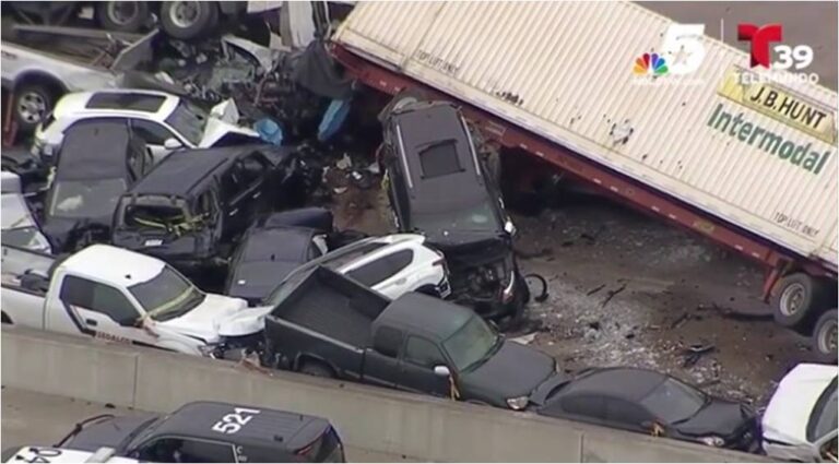 Seis muertos y 36 heridos deja choque de 75 vehículos en Texas