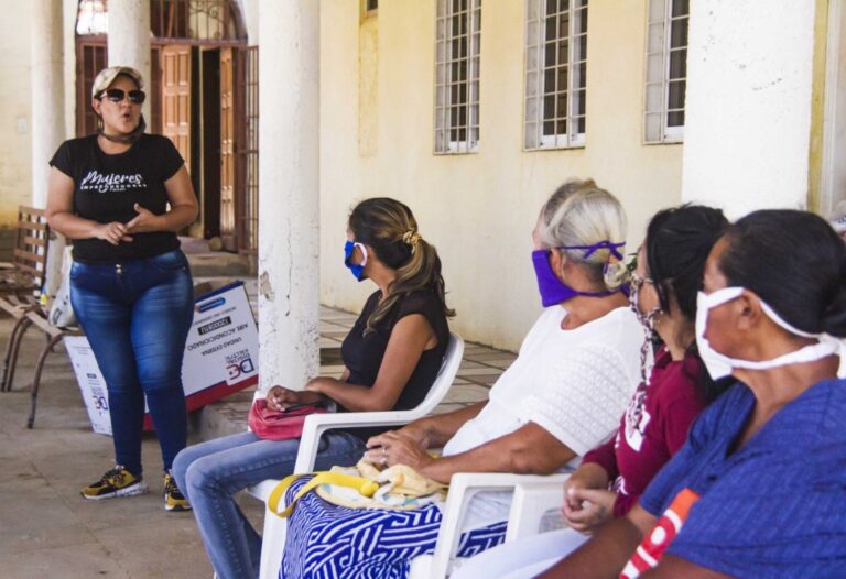 Movimiento Mujeres Emprendedoras Falcón se une a Policarirubana para acompañar a víctimas de maltrato
