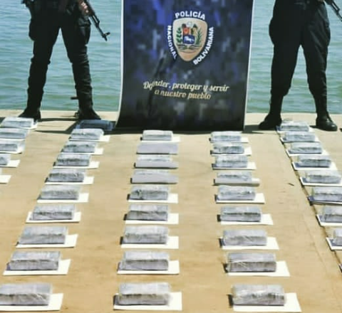 Falcón: 125 panelas de cocaína fueron localizadas enterradas en playa Maracara