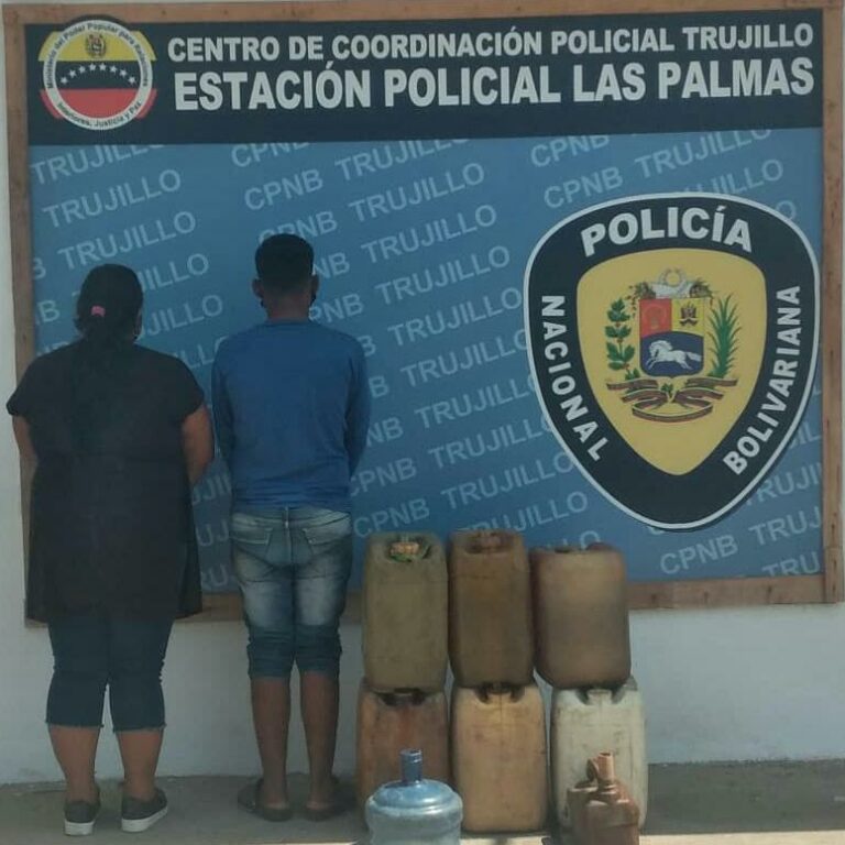 Atrapan a dos personas por contrabando de gasolina en Trujillo