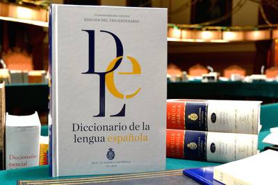 ‘Imprimido’, ‘guasapear’, ‘profe’ y demás palabras rarísimas que la RAE considera válidas